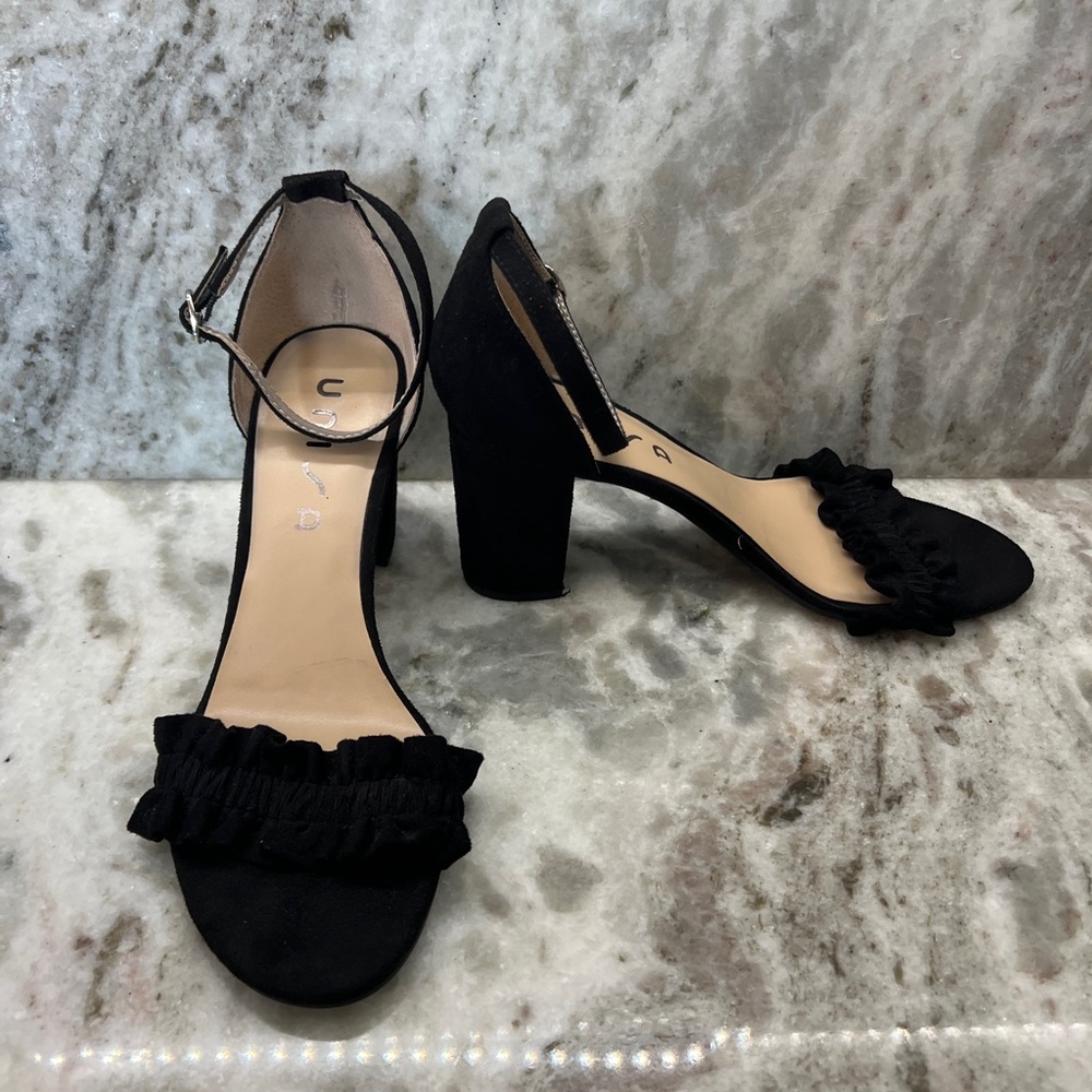 Unisa Undiara Party Formal Wedding Black Ruffle Ankle Strap Block Heels Size 9